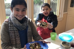 Kids-with-pizza